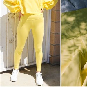 Lemon 3/4 length Girlfriend Collective Leggings